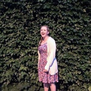 Meet your Posher, Lydia